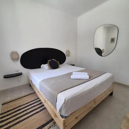 4 Bedrooms Near By Sweet Villa *
